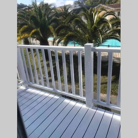 Avec Piscine A Limite Biarritz Anglet